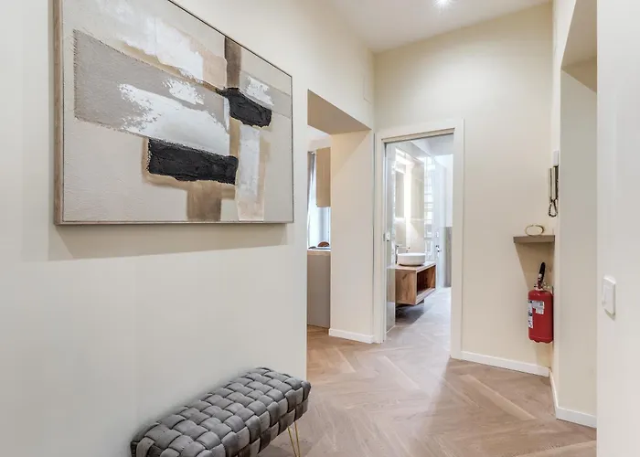 3 Minutes Walk From Termini Station With Temple View