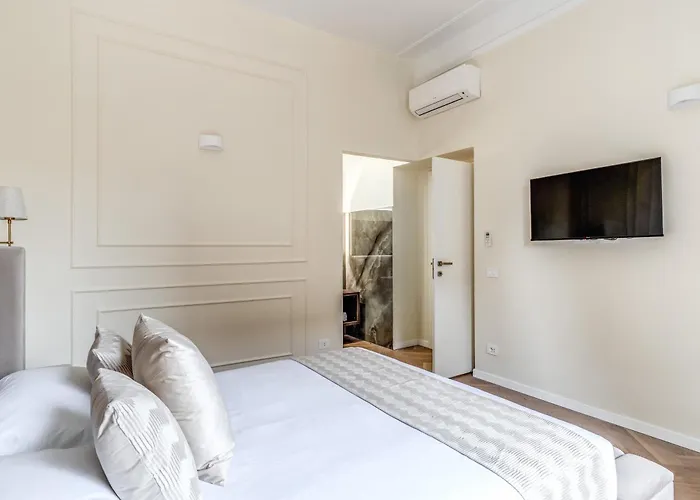 3 Minutes Walk From Termini Station With Temple View *